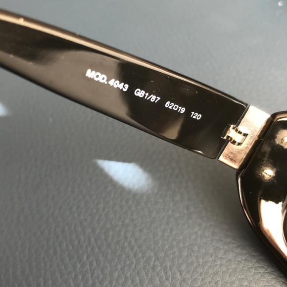 Authentic Versace sunglasses - Picture 3 of 3